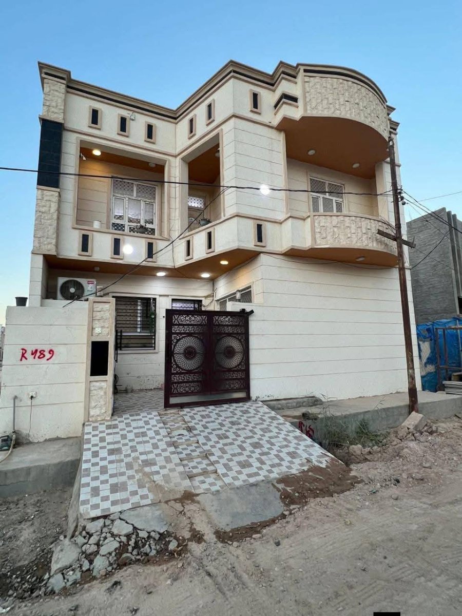 دار للبيع الديوم منطقة ال١٦الف ركن شارع 15