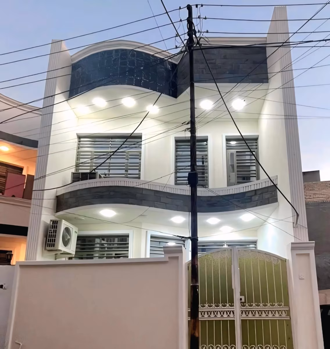 دار مساحة ⁦⁦108⁩⁩ متر  طابقين جديد / الدورة شارع نسائم النخيل