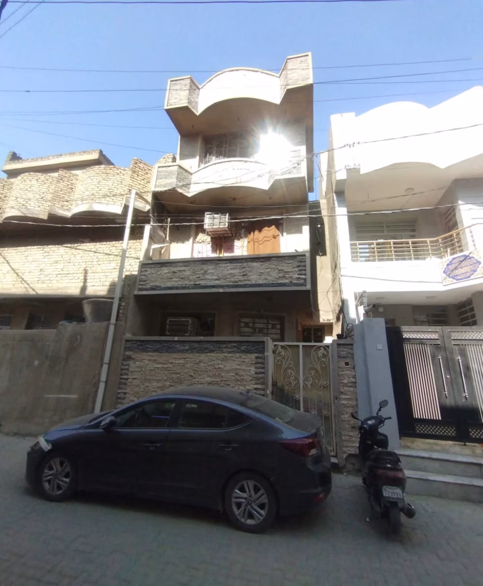 بيت 3 طوابق  للبيع الحرية الثالثة قرب المشاهدة