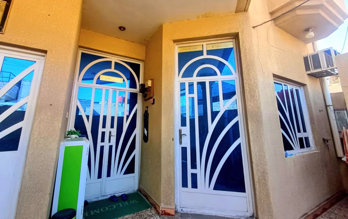 بيت ملك صرف بناء حديث